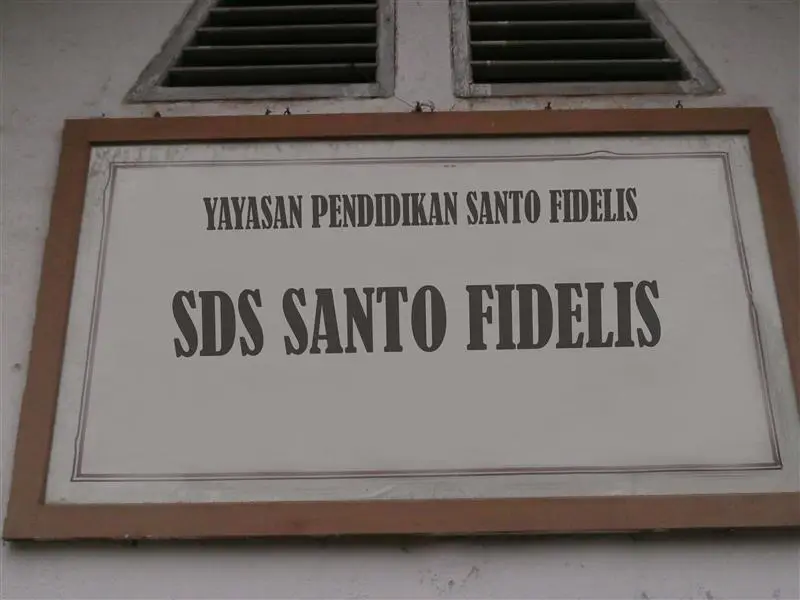 SD SANTO FIDELIS