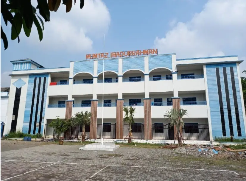 SMAS PLUS IBADURRAHMAN