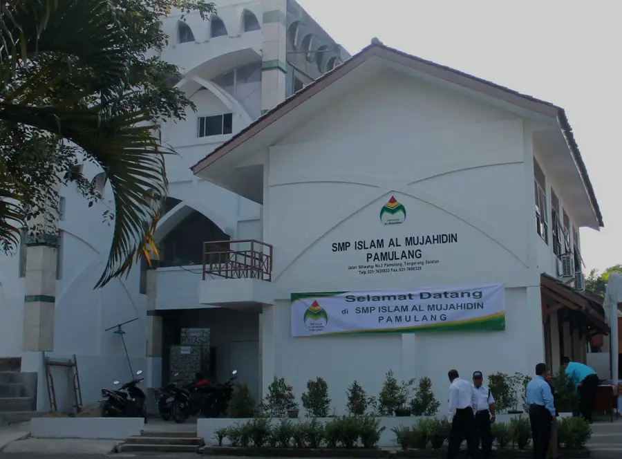 SMP ISLAM AL MUJAHIDIN PAMULANG