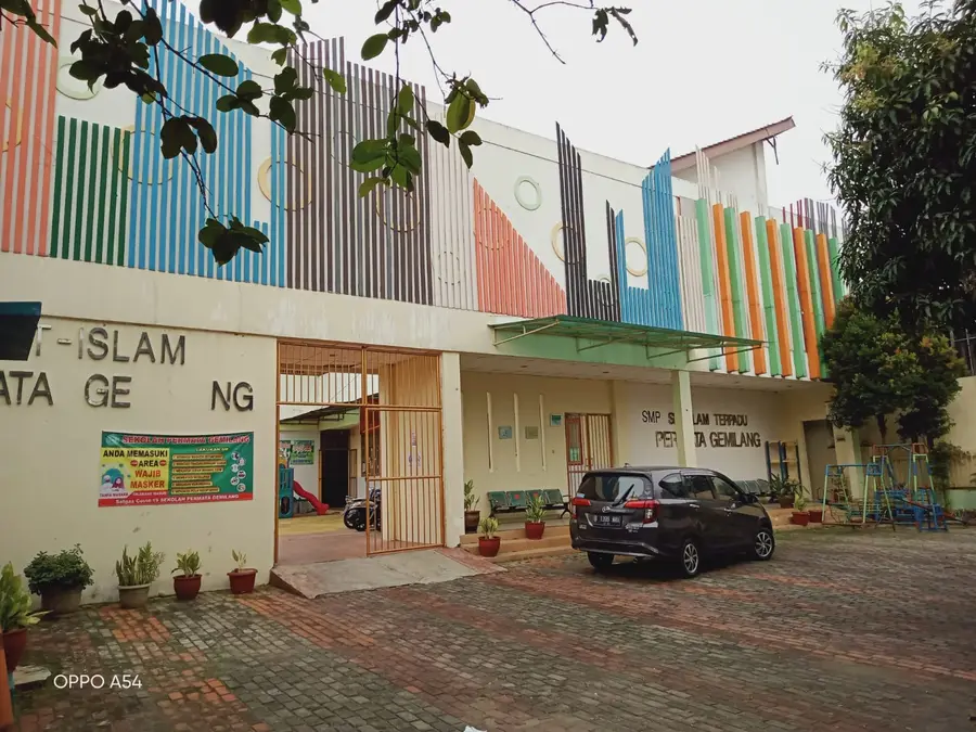 SMP ABU HURAIRAH ISLAMIC SCHOOL